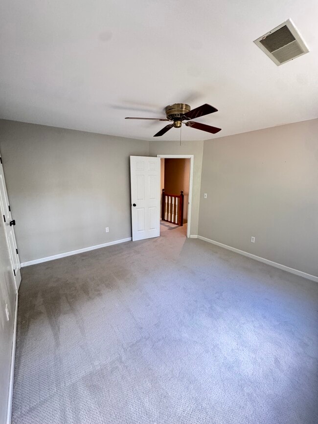 Building Photo - 1884 Dovonshire Rd S W