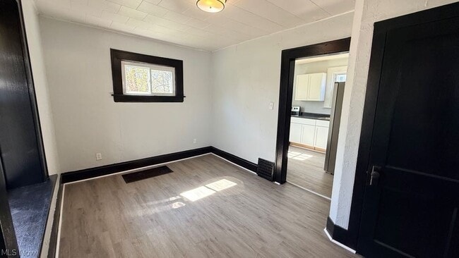 Building Photo - 1432 League St