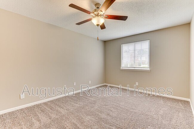 Building Photo - 520 E Buena Vista Ave