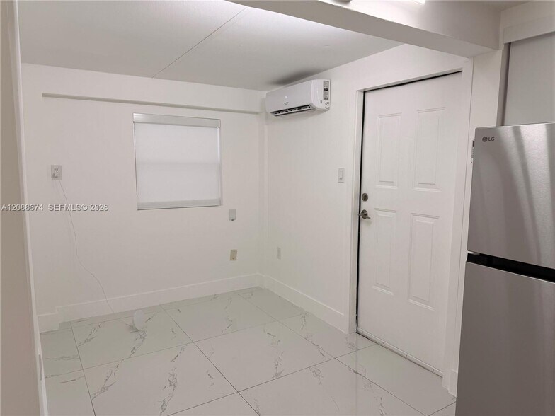 Building Photo - 3354 NW 50th St