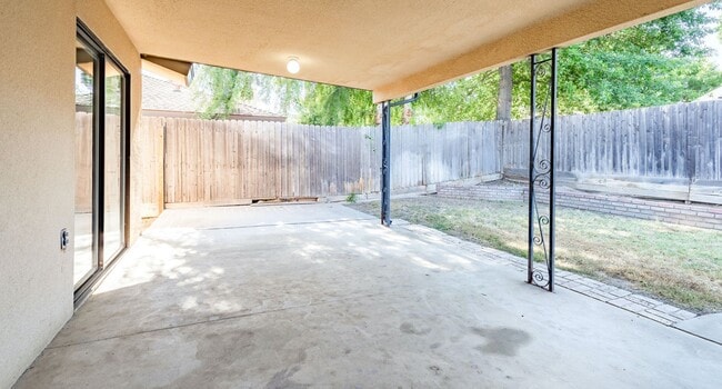 Building Photo - Clovis Home for Rent