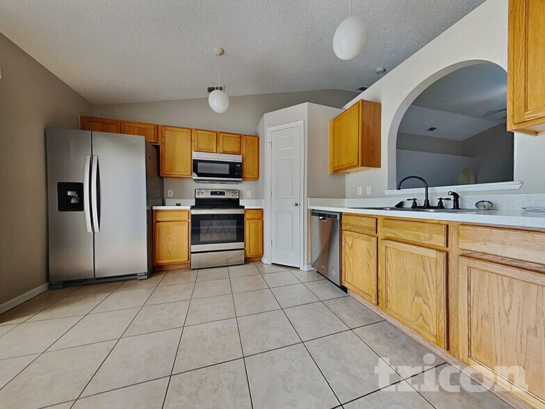 Building Photo - 11621 Ivy Flower Loop