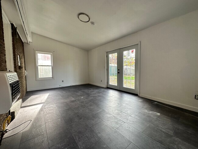 Bonus Room - 517 Foltz Dr