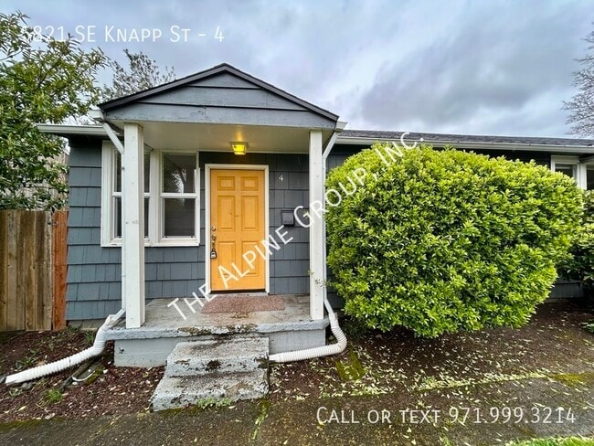 Primary Photo - 5821 SE Knapp St