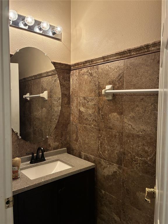 Building Photo - 2850 Retreat View Cir