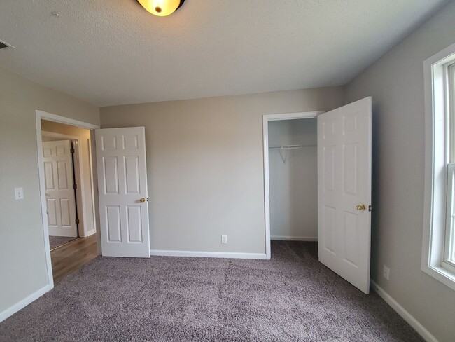 Building Photo - $1200.00 Beautiful 3 Bedroom 1.5 Bath Ranc...