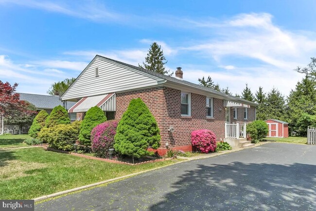 Primary Photo - 915 Springhaven Rd