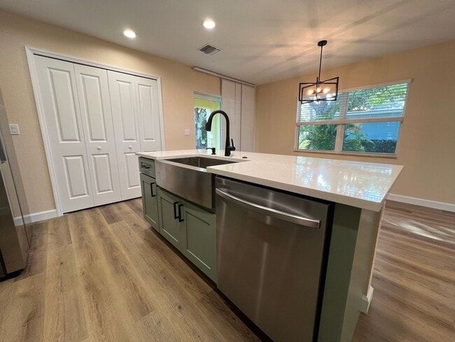 Building Photo - 2/2 Duplex / New Construction