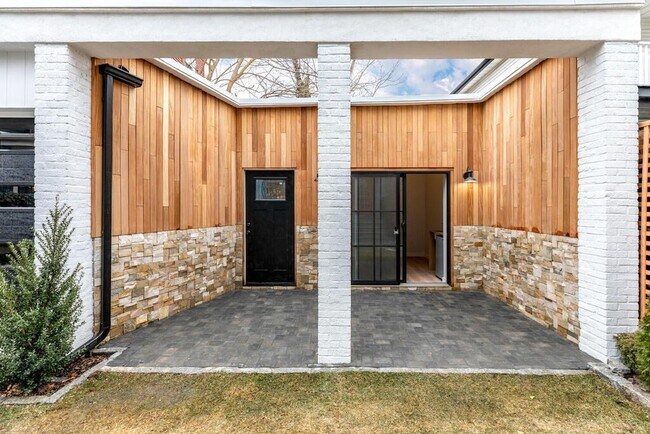 Building Photo - 15 Gardner Rd