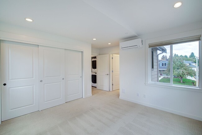 Building Photo - 2bd/1.75ba Kirkland House