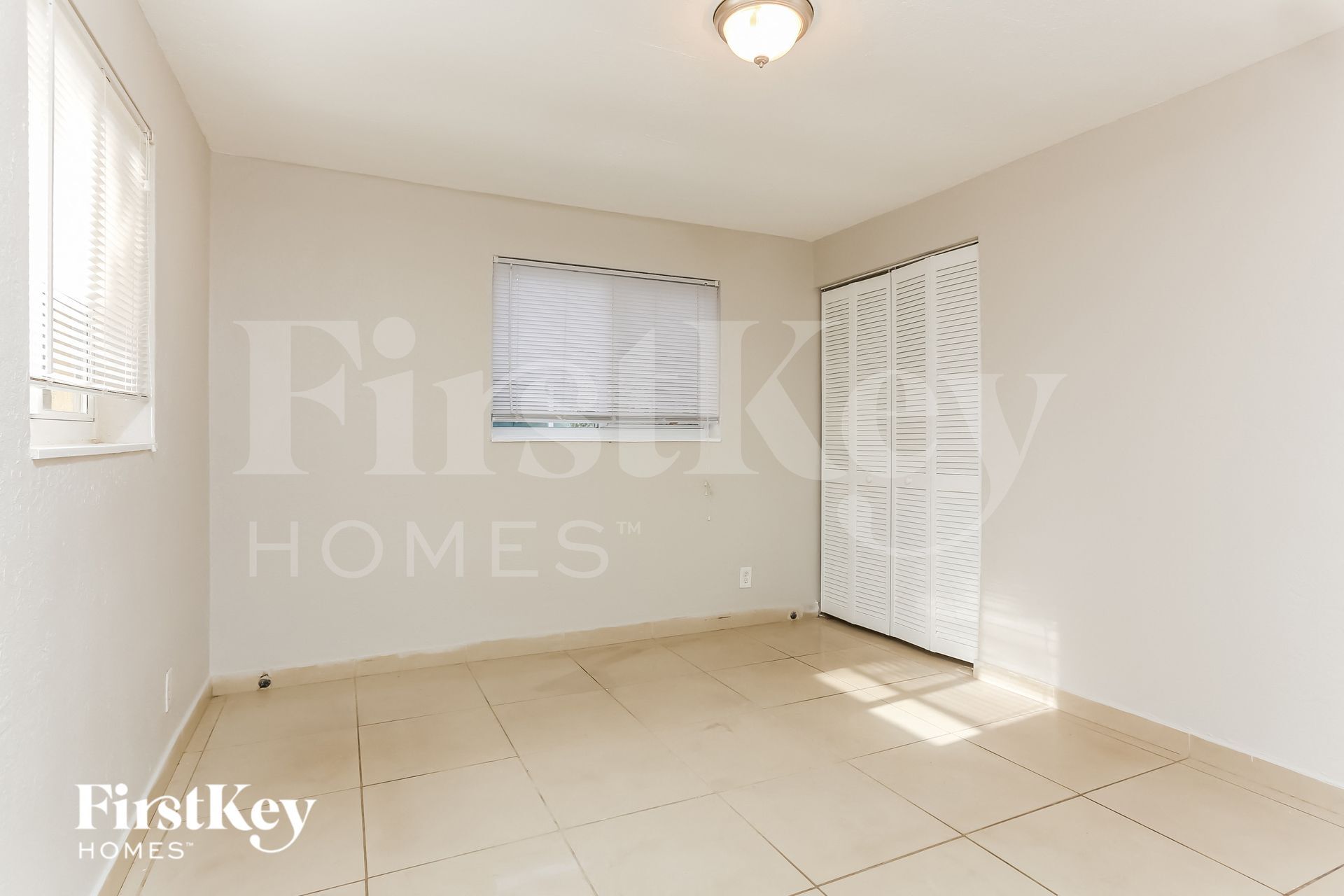 Building Photo - 2230 SW 47th Ave