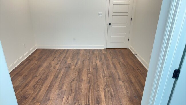 Building Photo - 507 Mdw Crst Cir