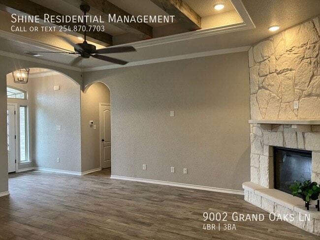 Building Photo - 9002 Grand Oaks Ln