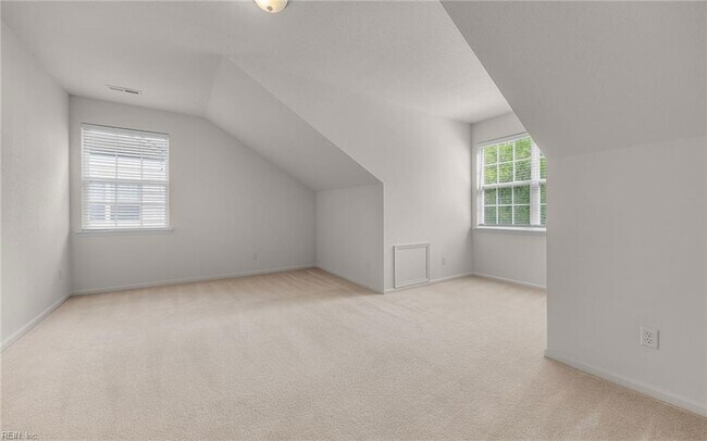 Building Photo - 310 Canaan Cir