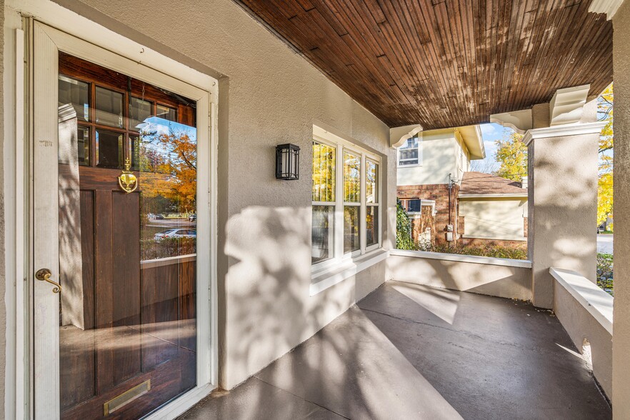 Building Photo - 127 Trowbridge St NE