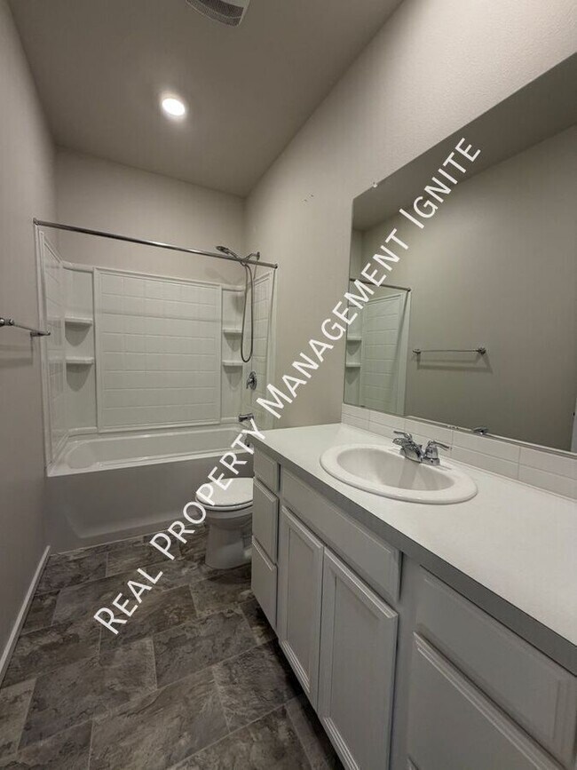 Building Photo - 1430 NW Upas Pl
