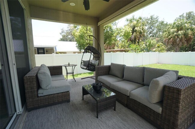 Building Photo - 6303 S MacDill Ave