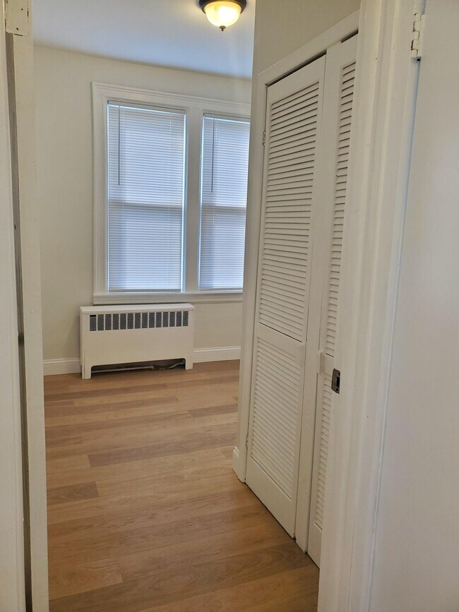 Building Photo - 376 Van Nostrand Ave