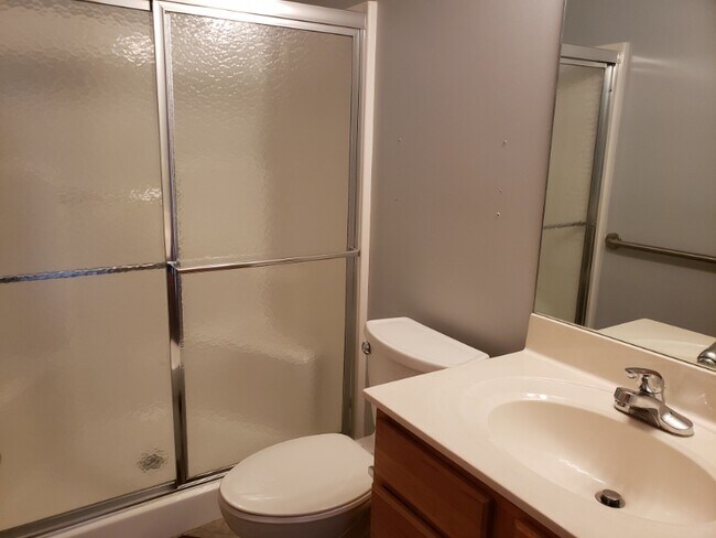 Building Photo - 2022 S Webb Rd