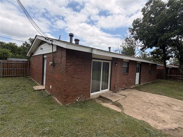 Building Photo - 2514 Greenway St