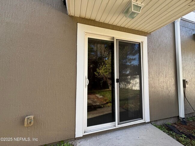 Building Photo - 196 Leese Dr