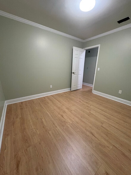 Building Photo - 20 Twin Oaks Dr