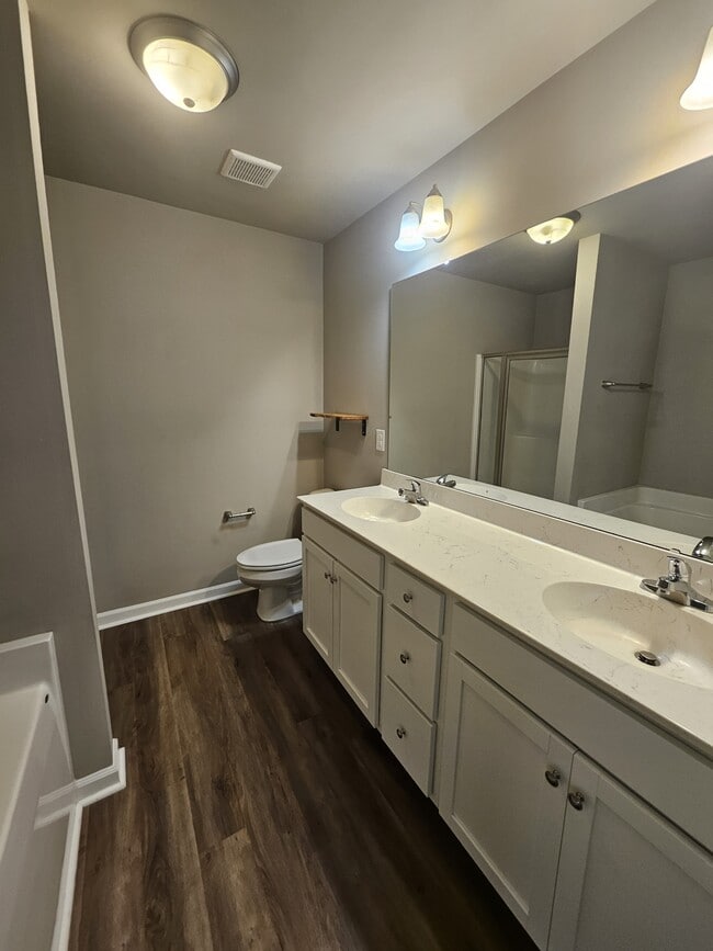 Building Photo - 318 N Landing Dr