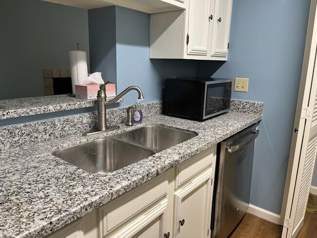 Building Photo - 6602 Harbor Town Dr