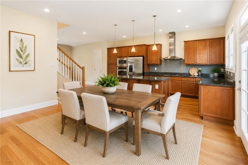 Building Photo - 335 Osona Ln