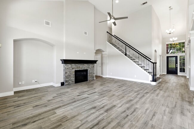 Building Photo - 6231 Presidio Canyon Dr