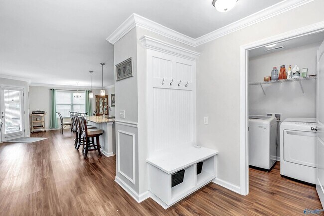 Building Photo - 113 Cedar Elm Wy