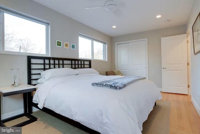 Building Photo - 4118 18th Rd N