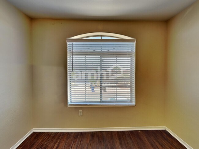 Building Photo - 6036 W Southgate Ave
