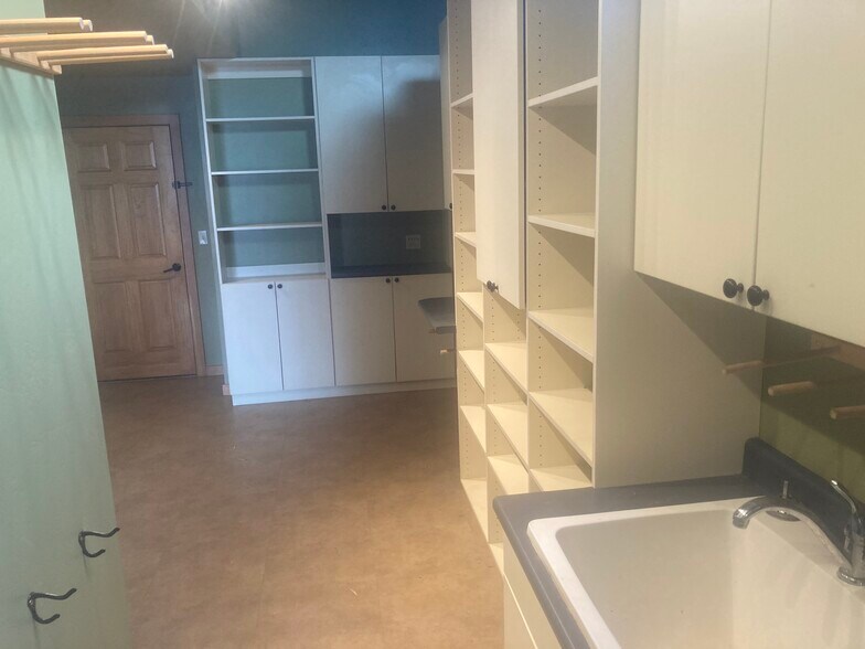 Building Photo - 923 Leyden St