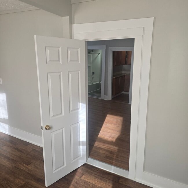 Building Photo - Auburn (186)