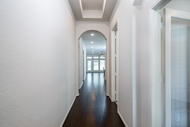 Building Photo - 15518 Lake Meridian Dr