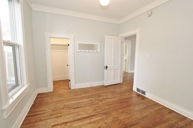 Building Photo - Charming Cottage Style North End Home