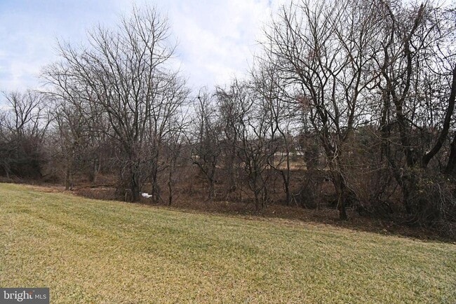 Building Photo - 136 Iron Hill Way