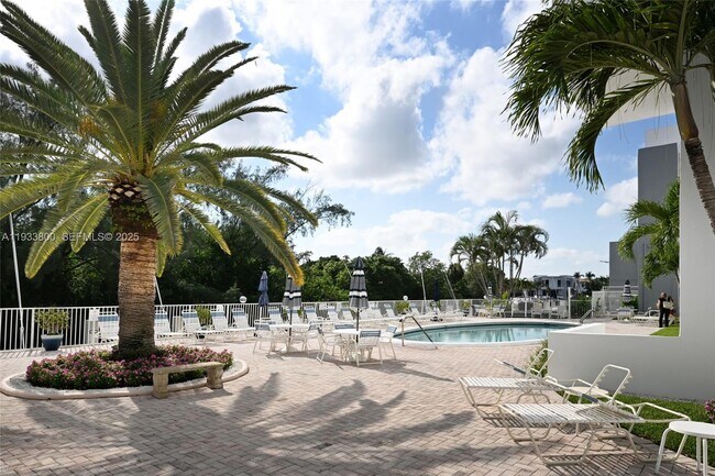 Building Photo - 2860 NE 14th Street Causeway