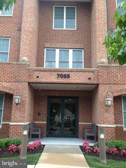 Building Photo - 7065 Heritage Hunt Dr