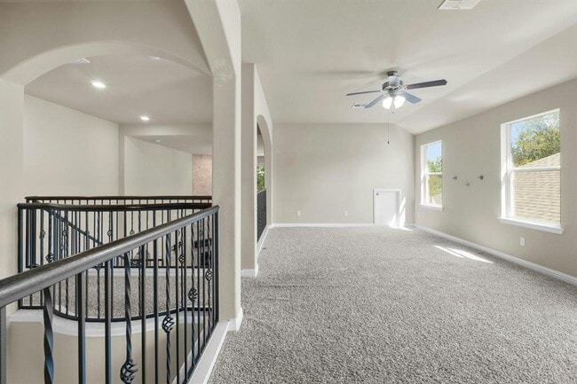 Building Photo - 515 Spanish Mustang Dr