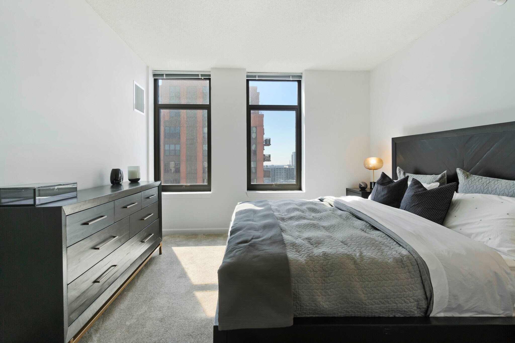 Building Photo - 360 N Desplaines St