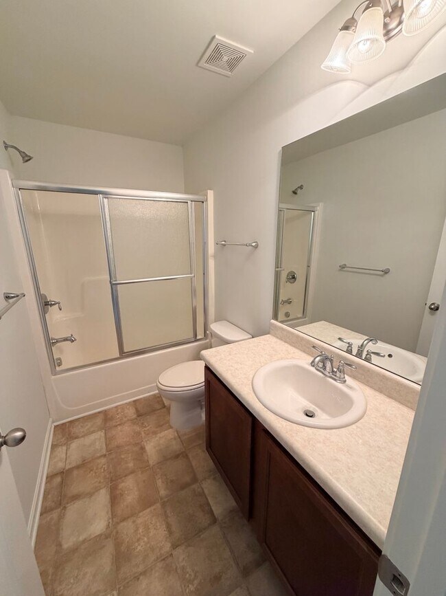 Building Photo - NEW LISTING - Spacious, Acworth Townhouse on Quiet Cul-de-sac!