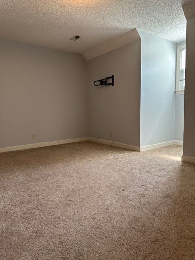 Building Photo - Spacious Home with Bonus Room, Pool & Solar Panels in Goldsboro!