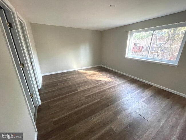 Building Photo - 9817 Rainleaf Ct