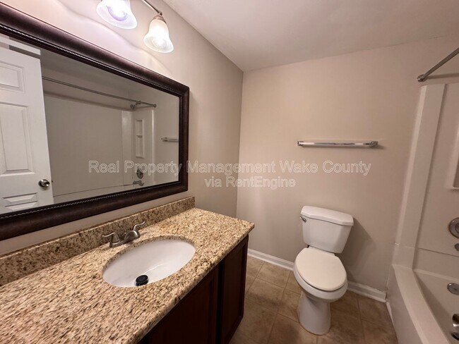 Building Photo - 104 Benedict Ln