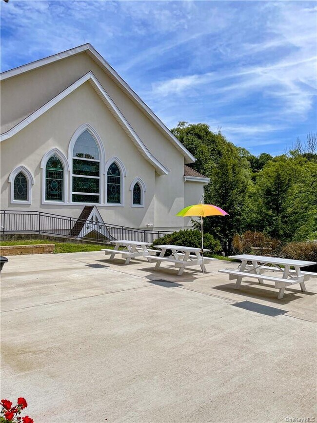 Building Photo - 23 E Main St