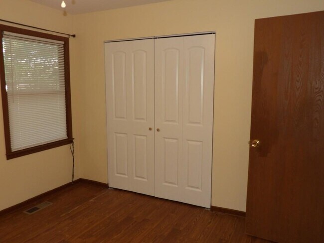 Building Photo - 3450 Macklen Rd