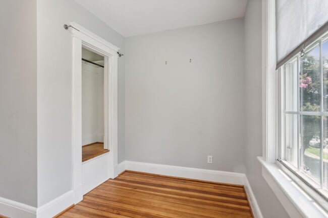 Building Photo - 1734 Hancock Ave