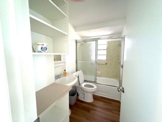 Building Photo - Charming 3-Bedroom, 2-Bath Home in the Hea...